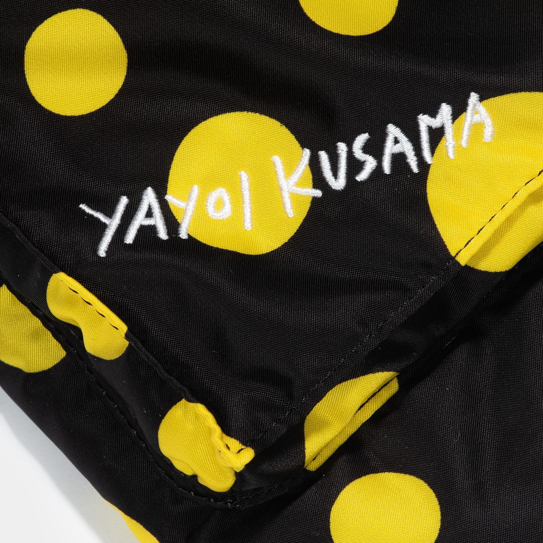 PORTER YOSHIDA X YAYOI KUSAMA HELMET BAG YELLOW DOTS - Image 4